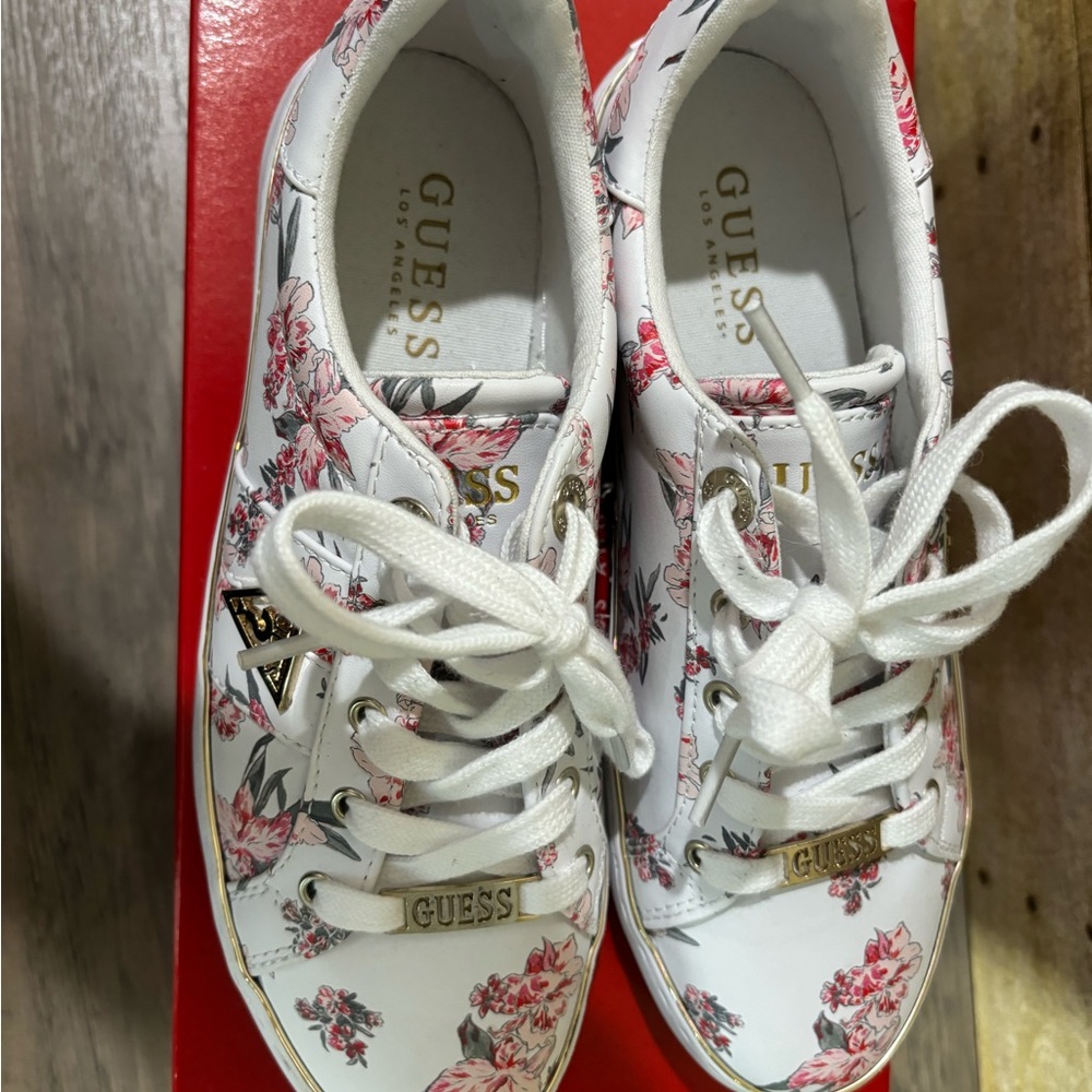 Guess sneakers only worn one time